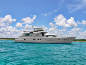 72 footer boat in Playa del Carmen